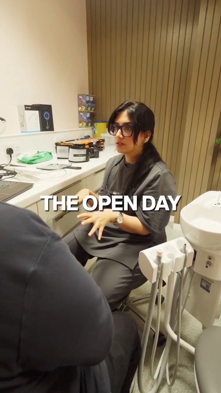 Considering veneers, but not sure if they're right for you? We're hosting a 3D veneer Open Day on Saturday, 10th October. This FREE consultation…